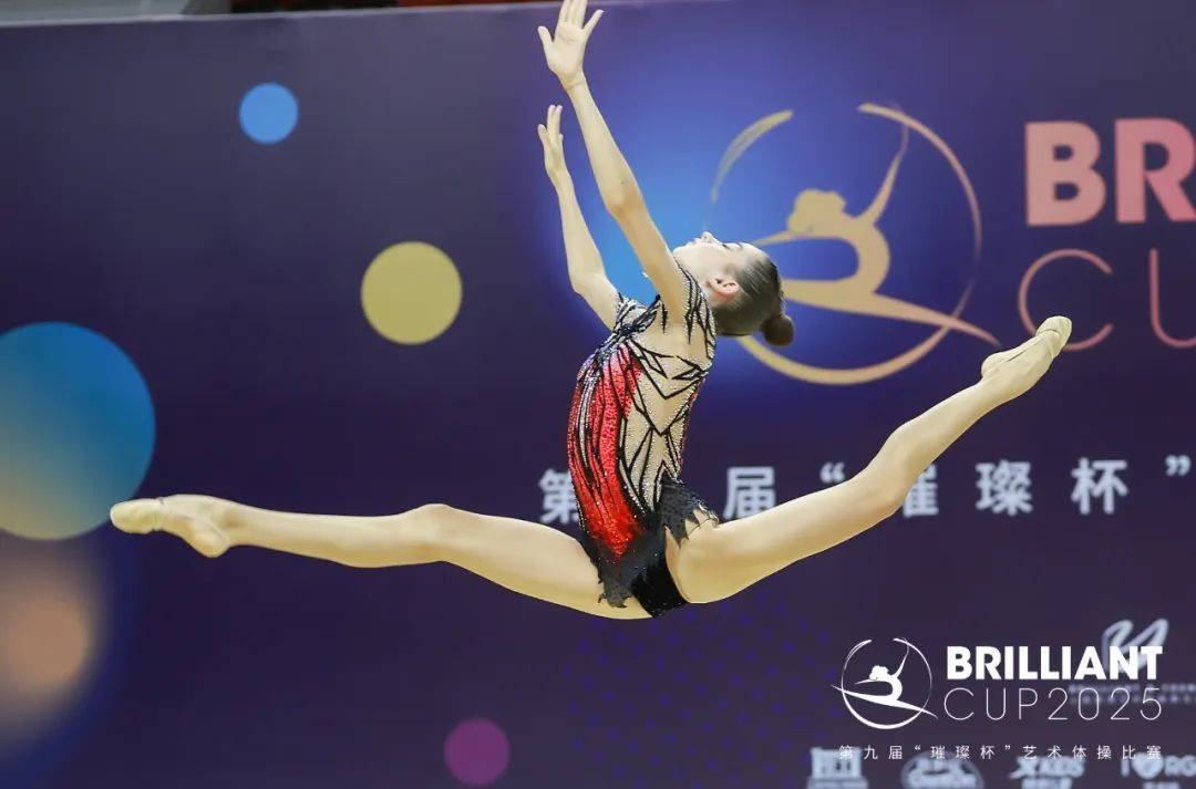 雷火电竞网址-包含体操赛事精彩瞬间盘点，年度回顾震撼登场的词条