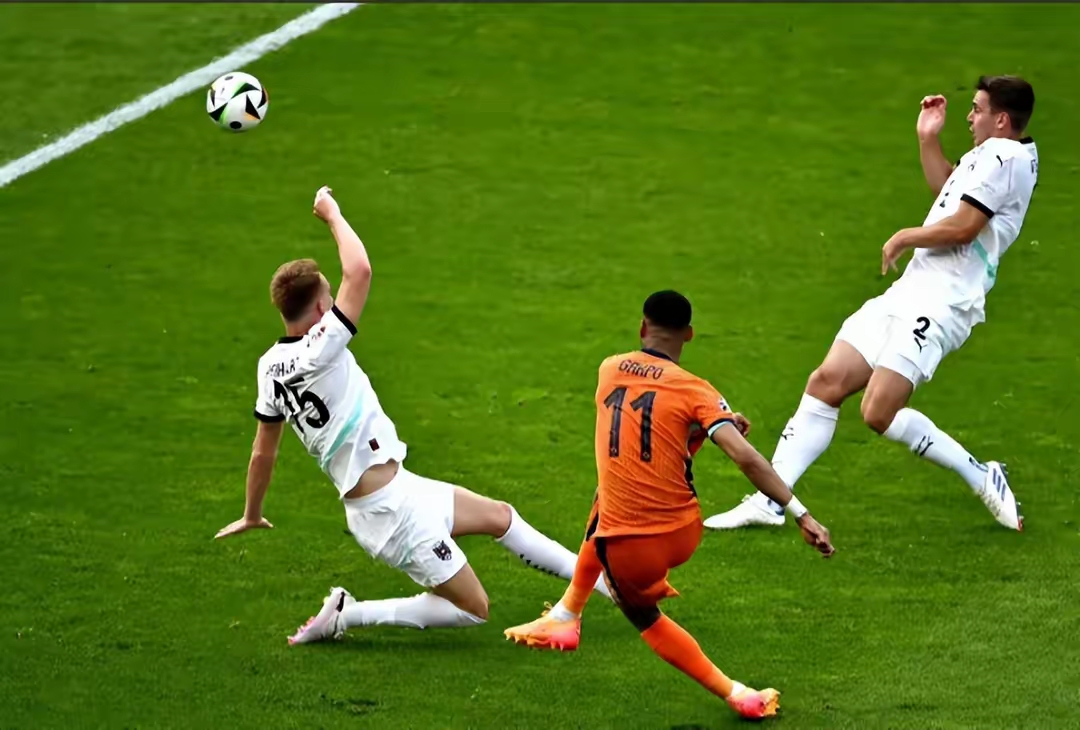 奥地利队鏖战英格兰队，林高远高光表现的简单介绍