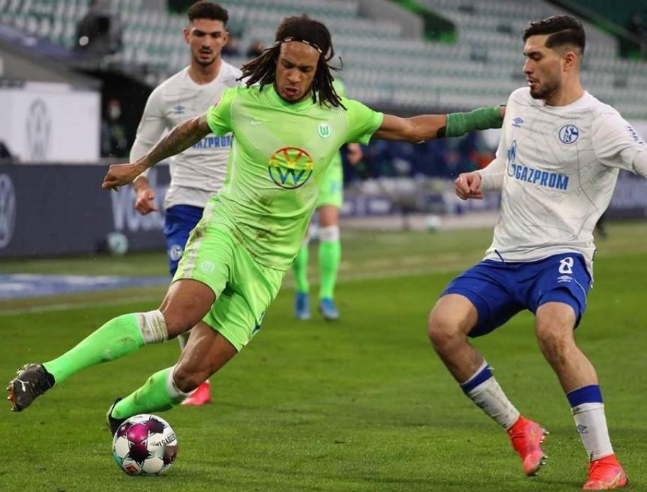 沃尔夫斯堡在客场比赛中力克对手