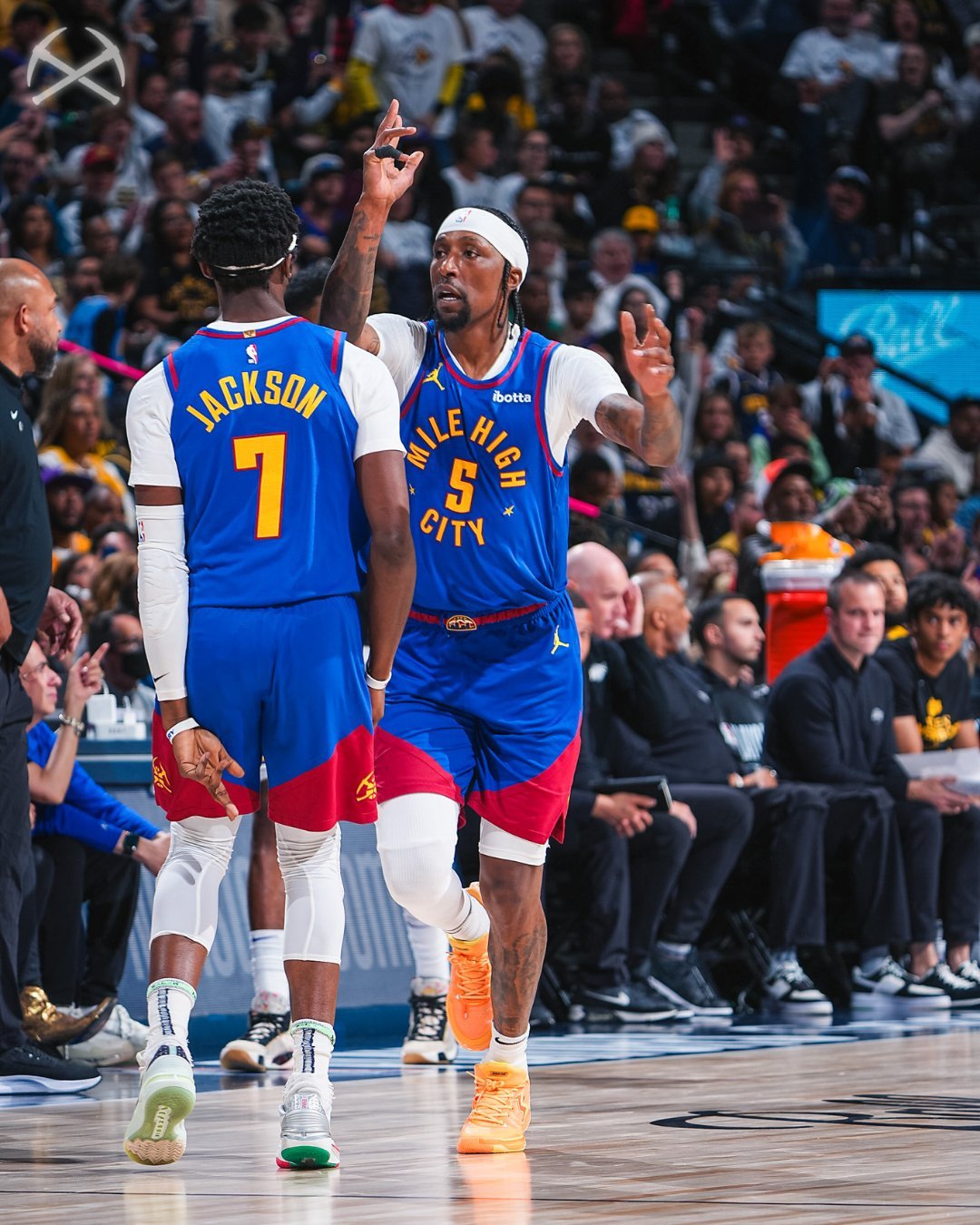 雷火电竞充值-掘金鏖战76人，浓眉哥统治全场