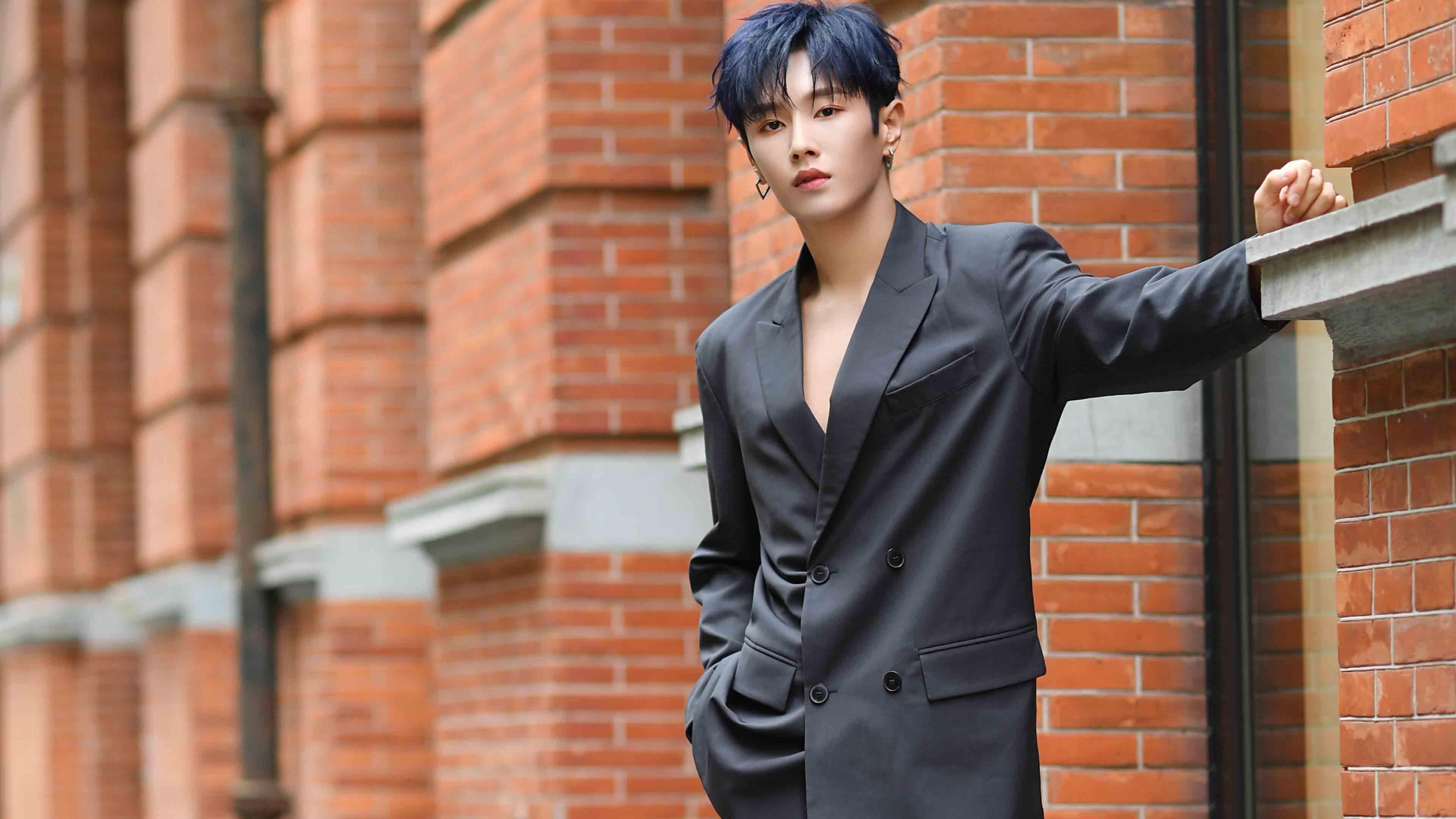 新英格兰的铜墙铁壁与密尔沃基的孤胆火枪手，利拉德在绿军防守迷宫中点亮孤星