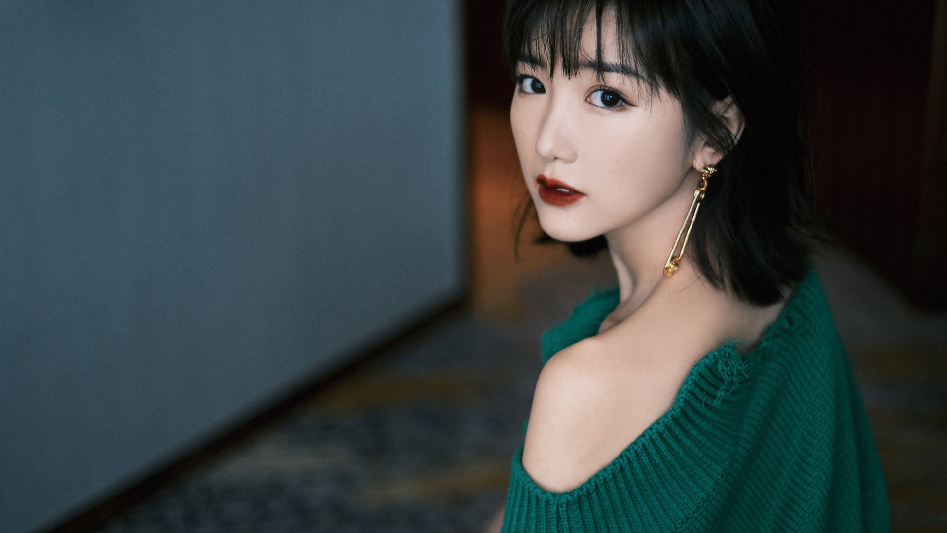 雷火电竞网址-攻防两极的熔炉，莫兰特式悬念终结与老鹰的锁链美学