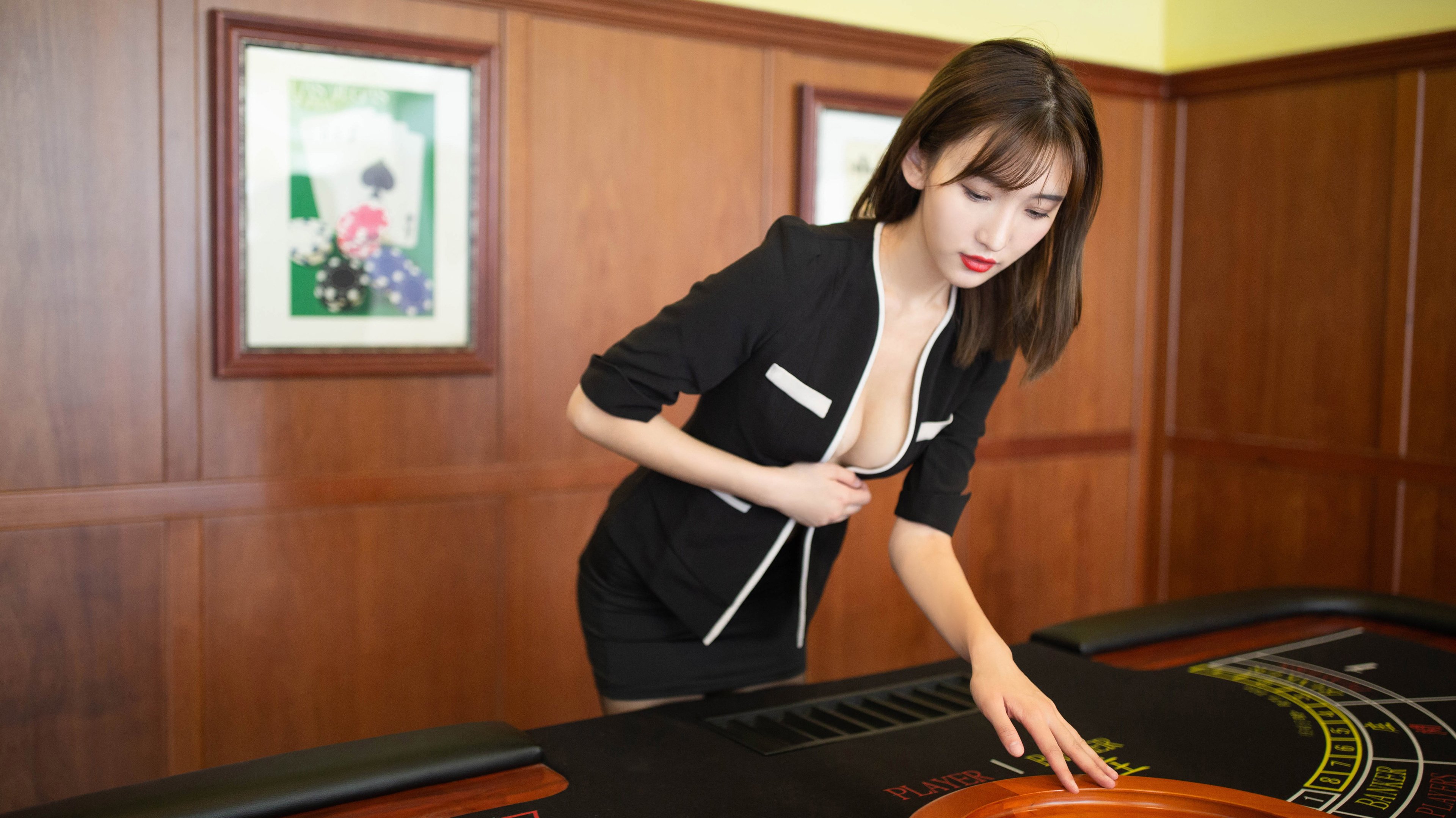 从加克波的孤星闪耀到法国的群星璀璨，体育竞技中个人与团队的永恒辩证