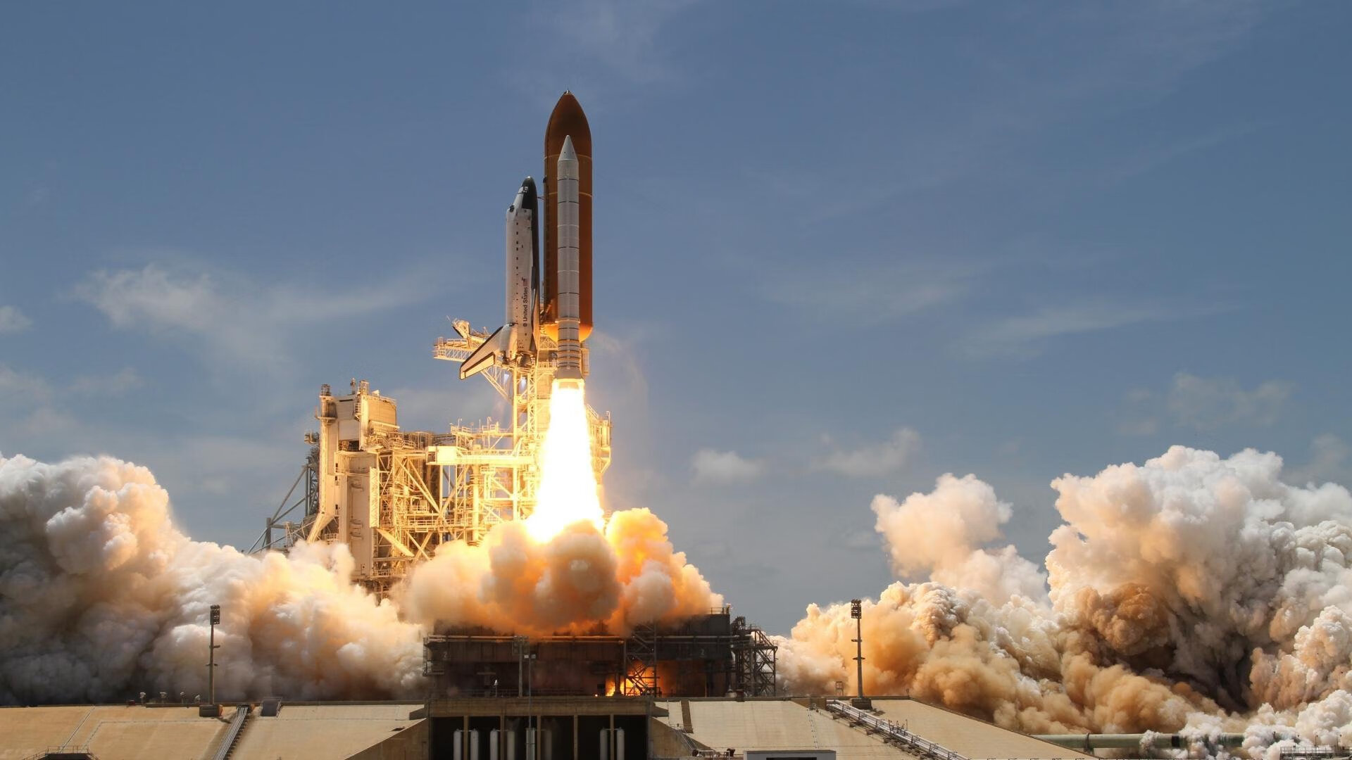 雷火电竞入驻-绿茵赛道上的超车手，努涅斯如何将攻防转换化为利物浦的F1揭幕战引擎