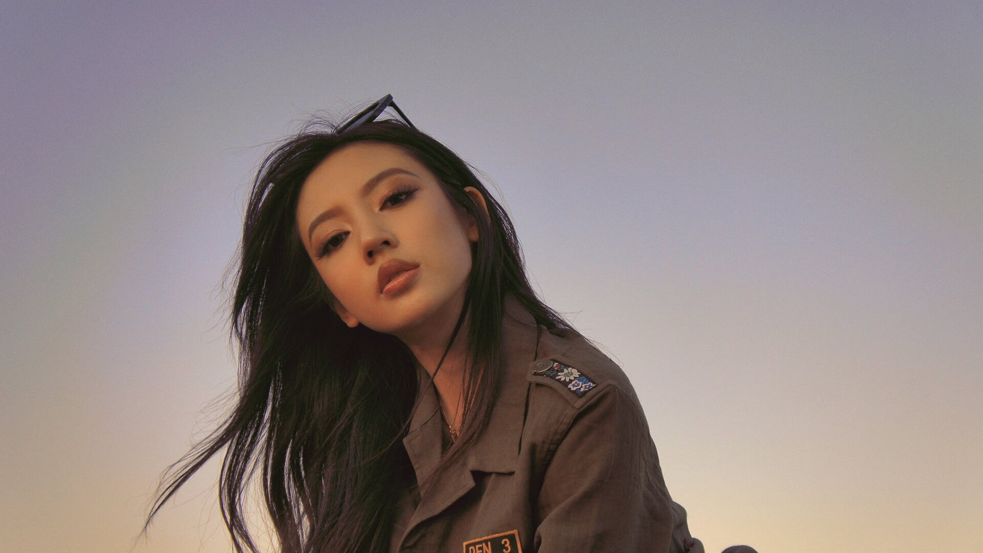 雷火电竞网址-蓝火灼夜，库里如何用一记三分改写命运拼图