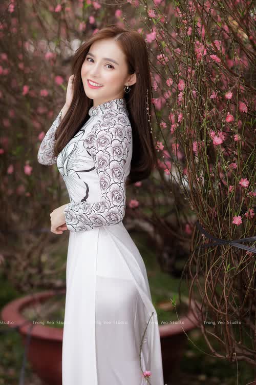 雷火电竞网址-当大象踏碎郁金香，2026世界杯C组那场改写足球版图的唯一性战役